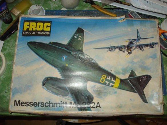me_262a_32nd_frog_box